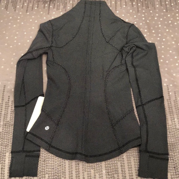 Lululemon Forme Jacket II in Black print - Picture 2 of 5